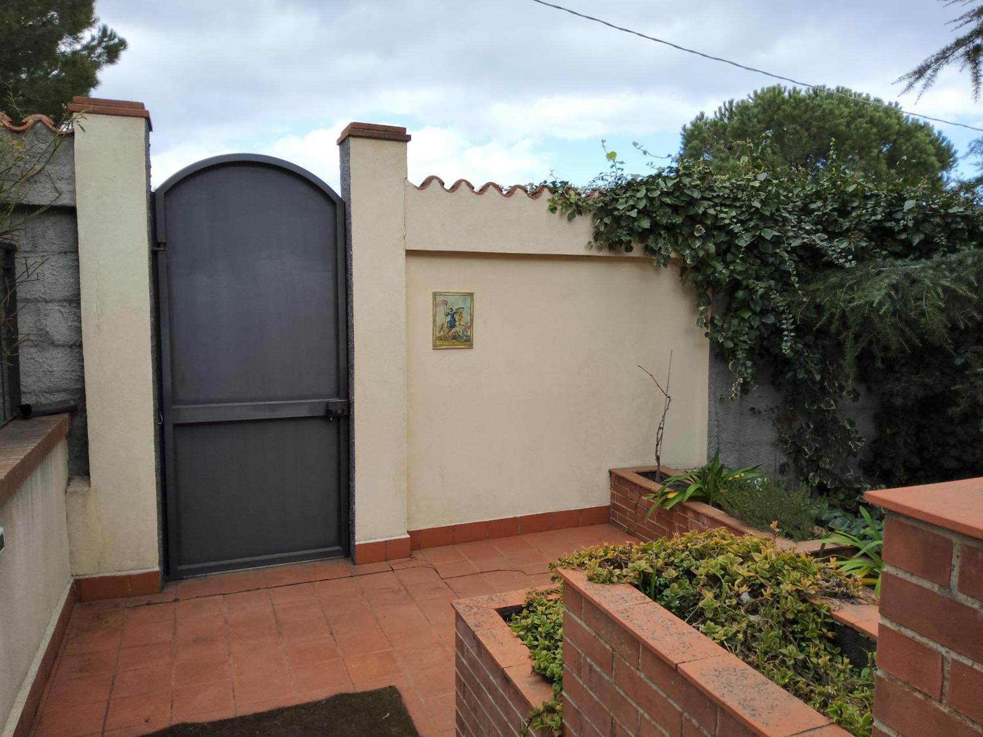 Villa Con Piscina Villa Scott Del Bernese Николози Екстериор снимка