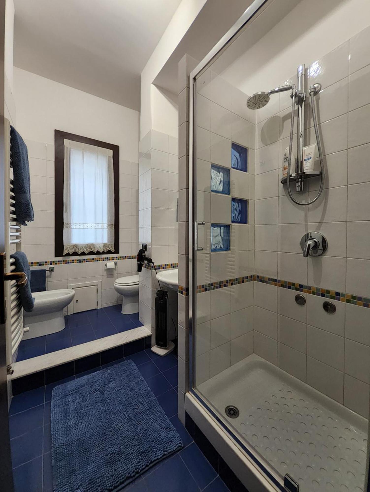 Villa Con Piscina Villa Scott Del Bernese Николози Екстериор снимка